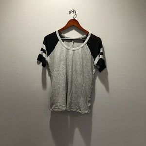 LF Emma & Sam sporty t shirt with mesh sleeves
